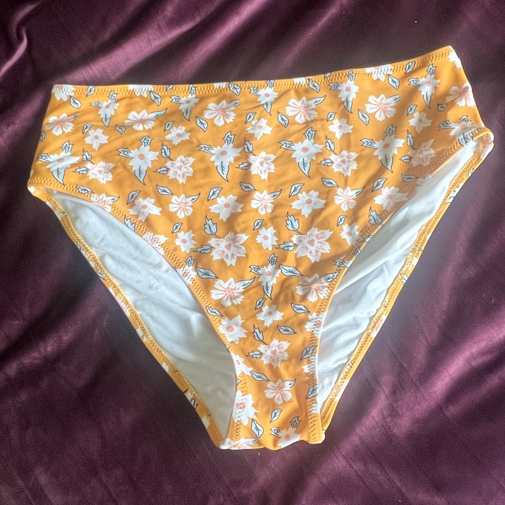NWOT bikini bottoms